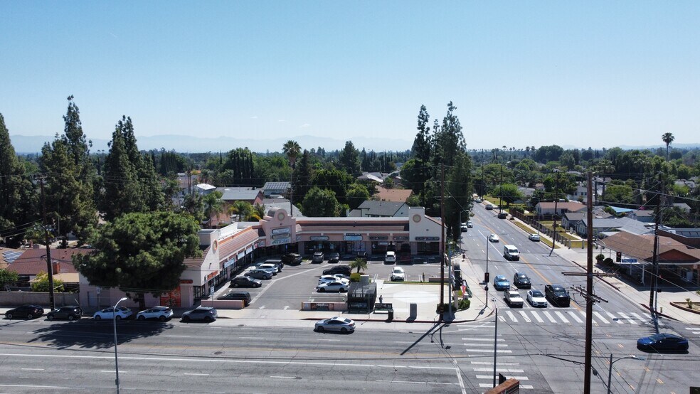 More Photos Of 7606 Fallbrook Ave, Canoga Park Unknown For Lease