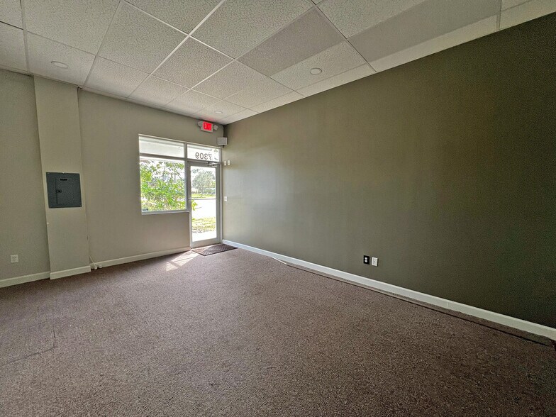 More Photos Of 7301-7317 SW Gaines Ave, Stuart Office For Lease
