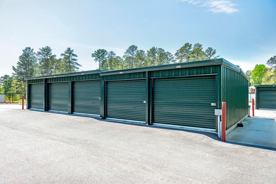 More Photos Of 6619 Lanier Islands Pky, Buford Self Storage For Sale