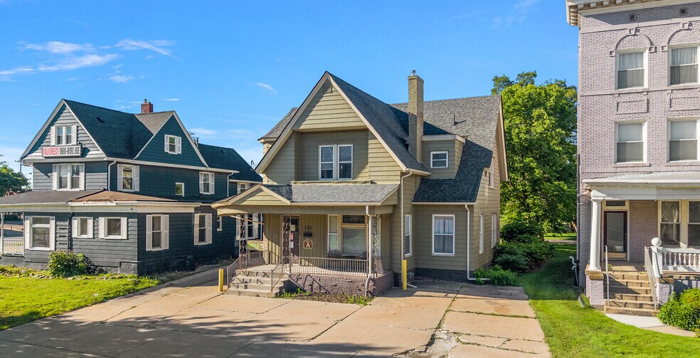 Primary Photo Of 111 Cass Ave, Mount Clemens Office For Sale