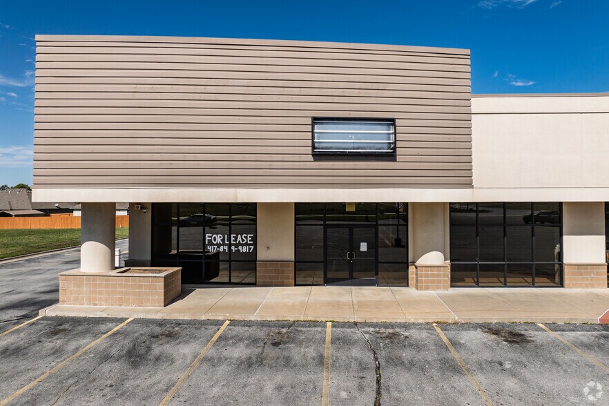 More Photos Of 6809 State Highway 14 W, Clever General Retail For Lease