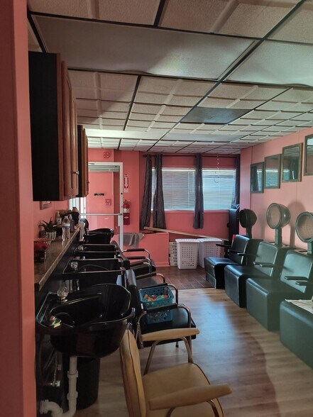 More Photos Of 5908 Columbia Ave, Hammond Office For Lease