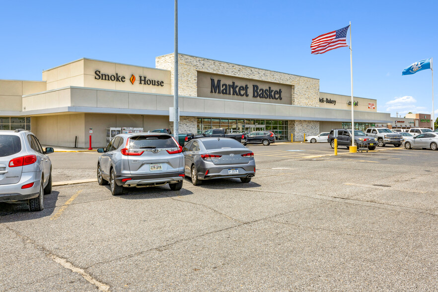 Primary Photo Of 2702-2948 Ryan St, Lake Charles Storefront Retail Office For Sale