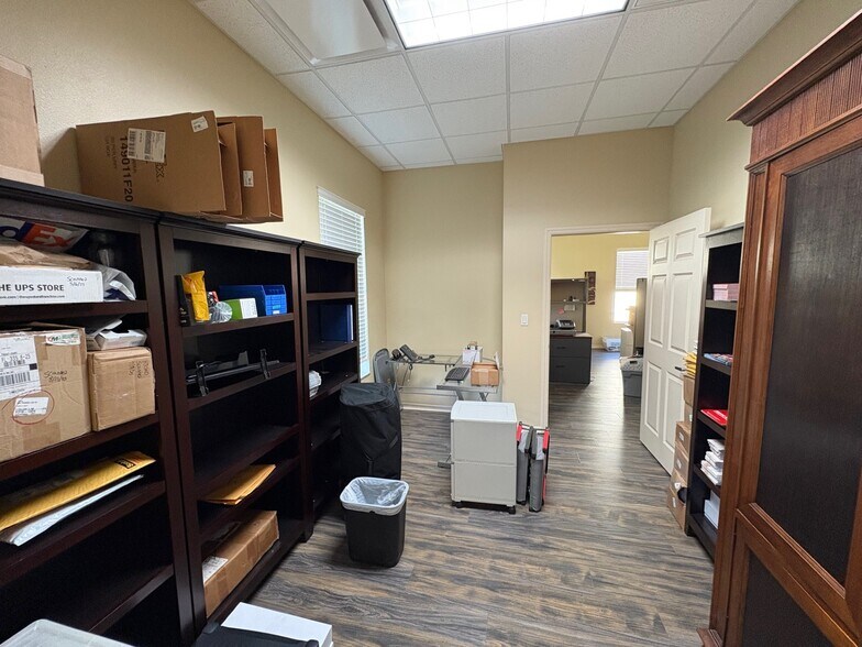 More Photos Of 5334 Primrose Lake Cir, Tampa Office For Sale