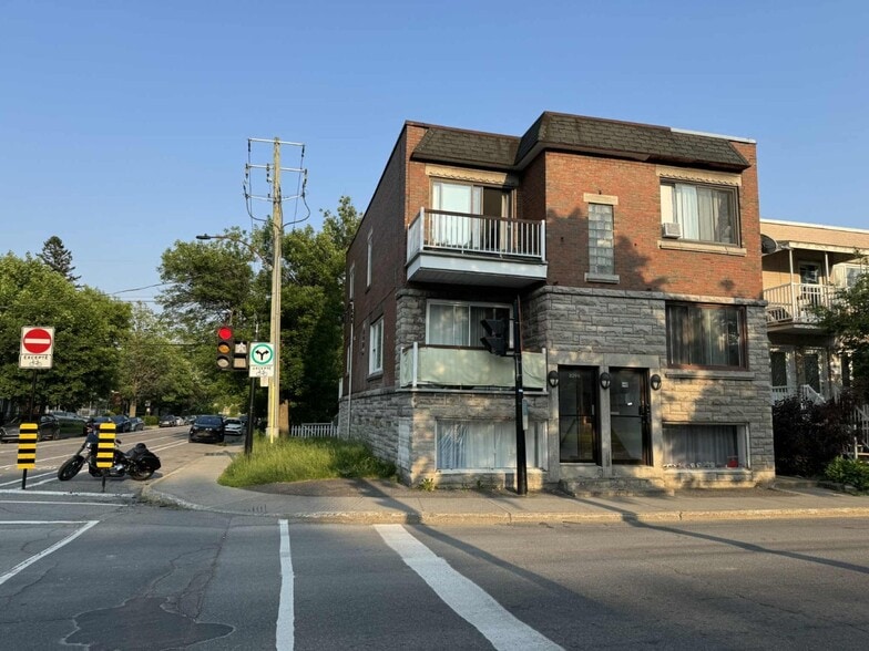 More Photos Of 8294-8298 Rue Hochelaga, Montréal Apartments For Sale