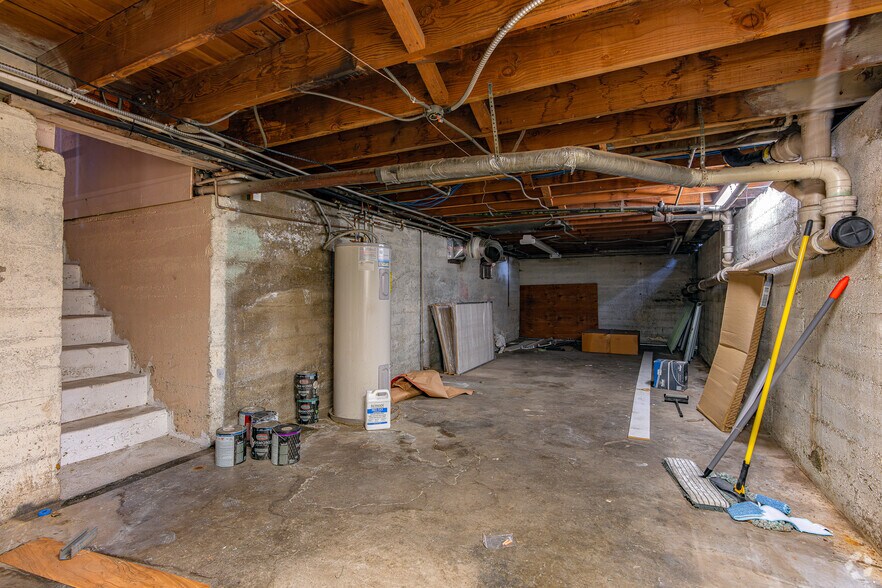 More Photos Of 216-220 Riverside Ave, Roseville Storefront Retail Office For Lease