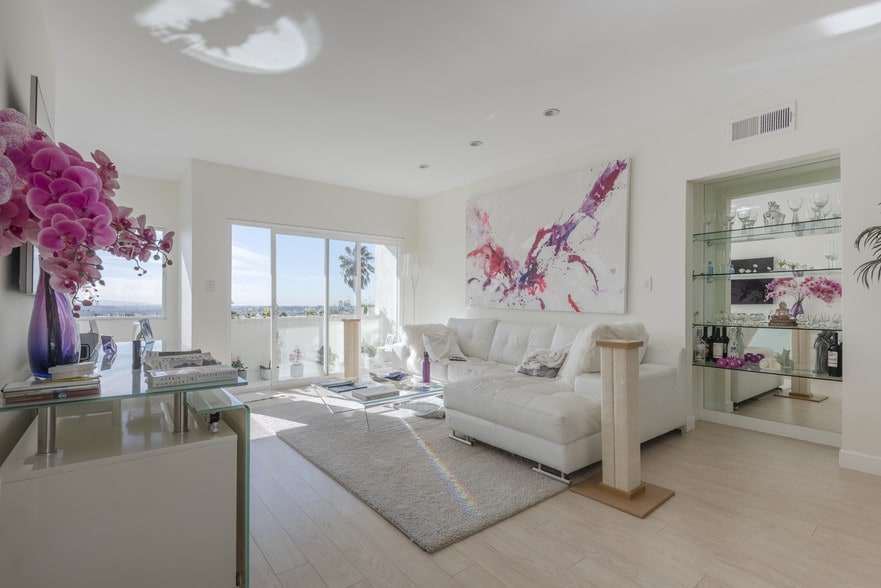 More Photos Of 1214 N Clark St, West Hollywood Apartments For Sale