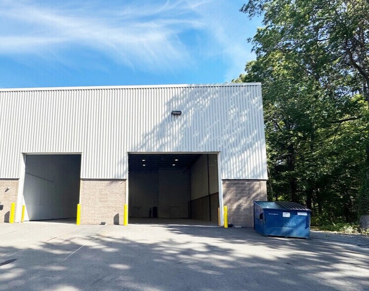 More Photos Of 30B Post Rd, Colonie Warehouse For Lease