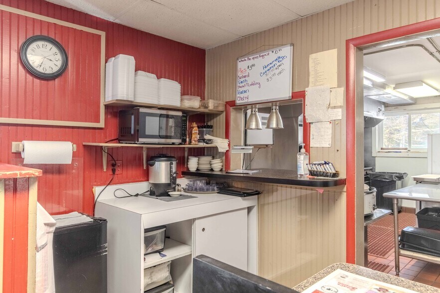 More Photos Of 407 Third St, Howe Specialty For Sale