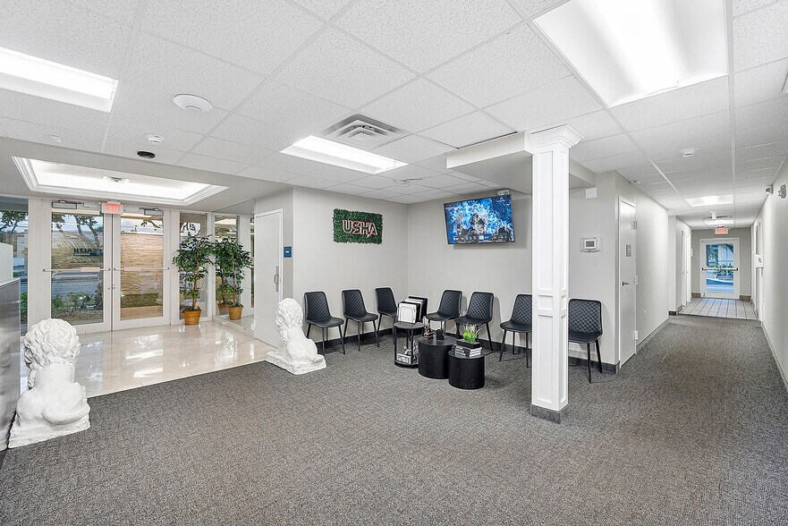 More Photos Of 5300 N Federal Hwy, Fort Lauderdale Office For Sale