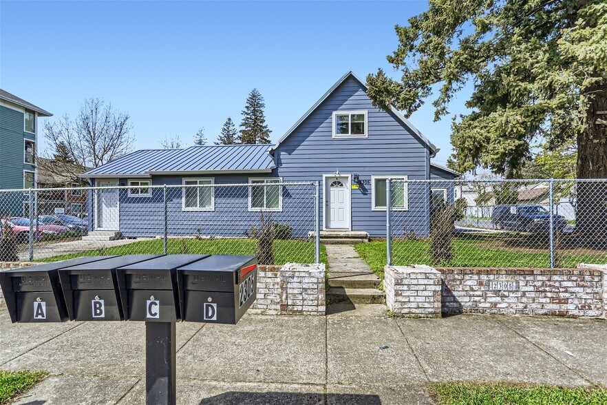 More Photos Of 2305 SE 130th Ave, Portland Apartments For Sale