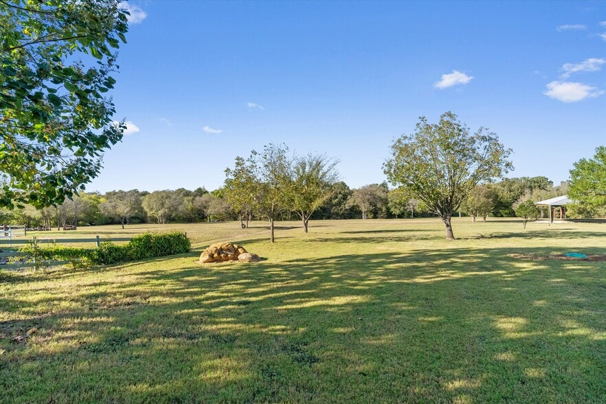 More Photos Of 1092 FM 3000, Elgin Specialty For Sale