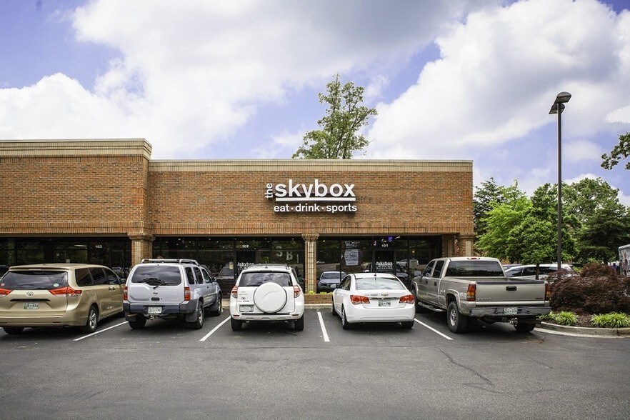 More Photos Of 2150 W Poplar Ave, Collierville Storefront Retail Office For Lease