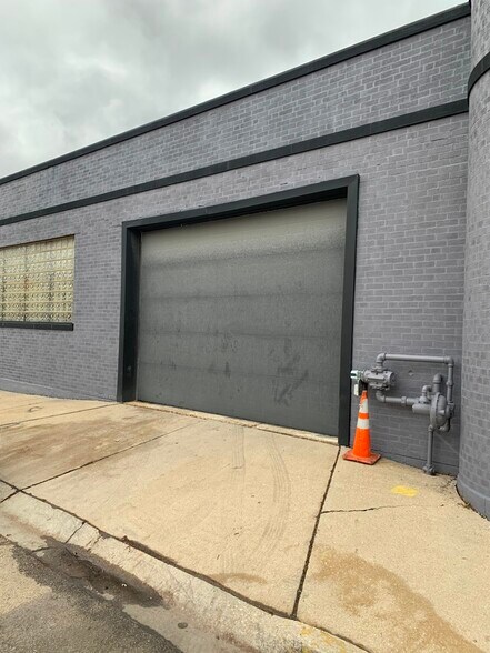 More Photos Of 3464 N Knox Ave, Chicago Service For Sale