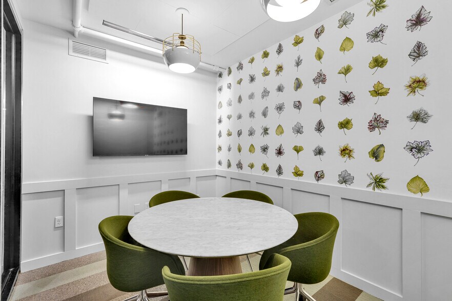 More Photos Of 718 7th St NW, Washington Office Residential For Lease