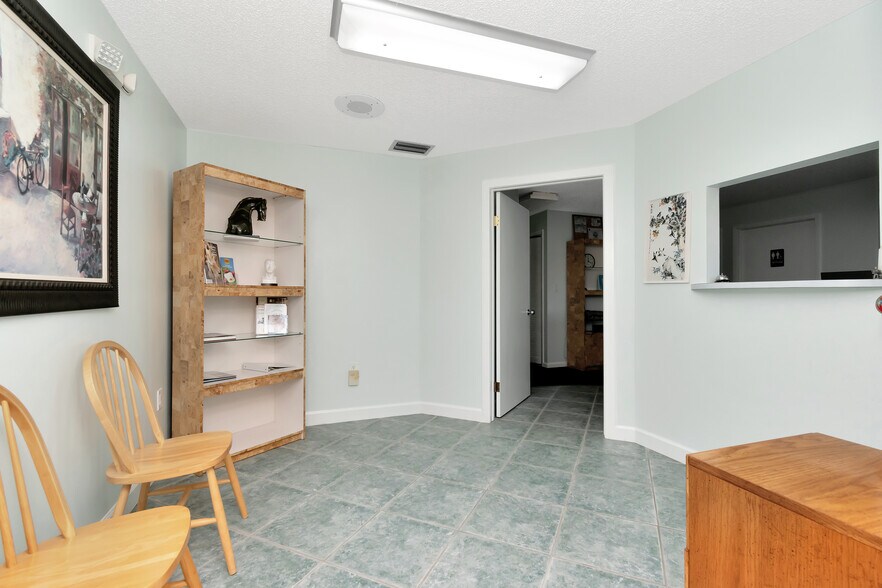 More Photos Of 28960 US Highway 19 N, Clearwater Medical For Sale