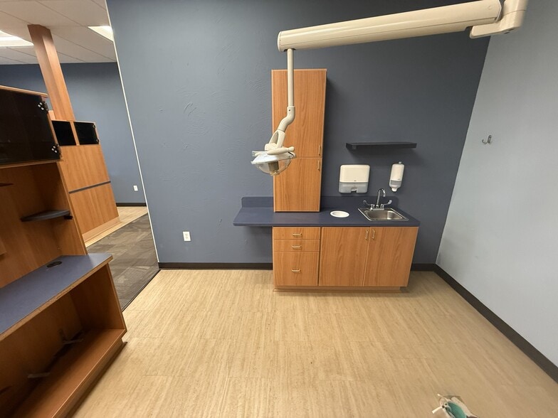 More Photos Of 2868 W Martin Luther King Blvd, Fayetteville Medical For Sale