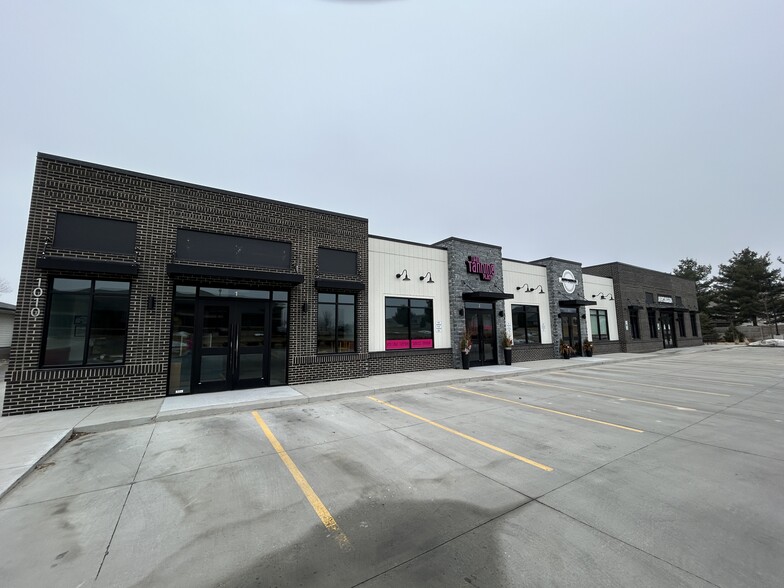 More Photos Of 1010 Tyler St, Polk City Storefront For Lease