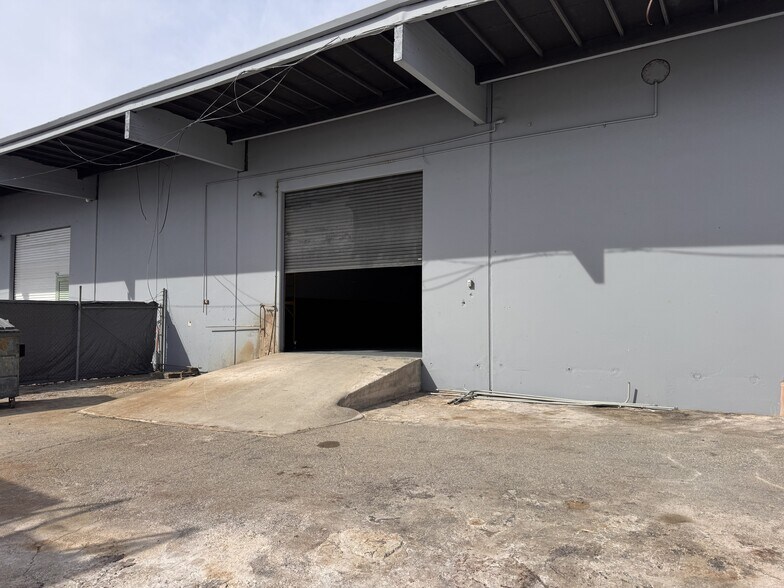 More Photos Of 1022 W Gladstone St, Azusa Industrial For Lease