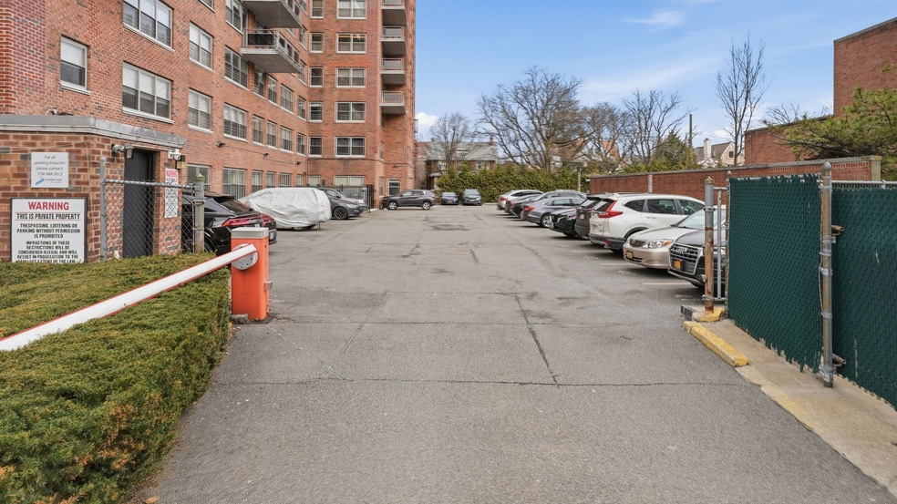 More Photos Of 7031 108th St, Forest Hills Apartments For Lease