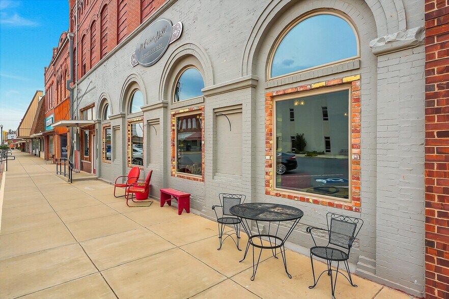 More Photos Of 100 W 4th St, Hobart Restaurant For Sale