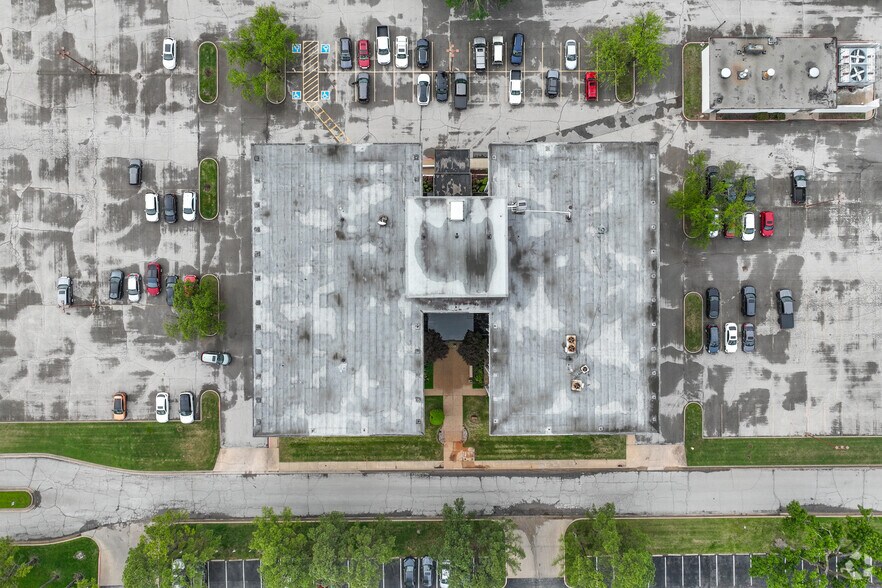 More Photos Of 5416 S Yale Ave, Tulsa Office For Lease