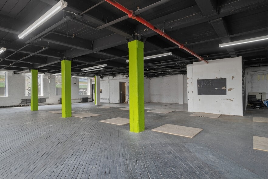 More Photos Of 111 Bruckner Blvd, Bronx Office For Lease