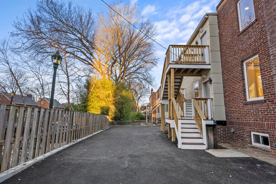 More Photos Of 4535 Avondale St, Bethesda Apartments For Sale