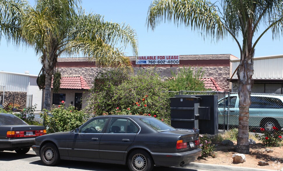 More Photos Of 146 Vinewood St, Escondido Warehouse For Lease