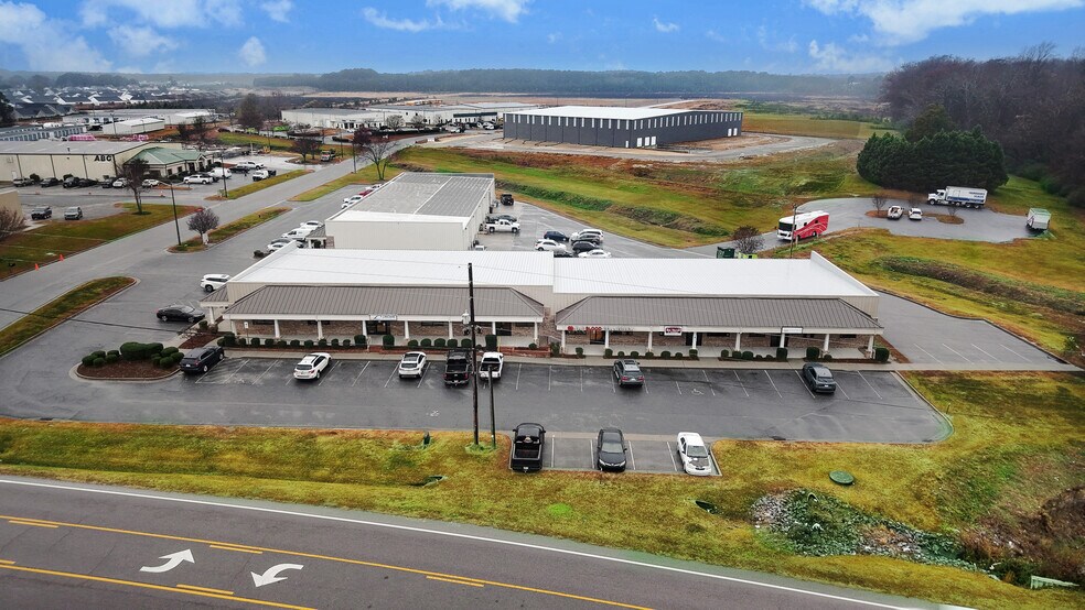 More Photos Of 1990 Woodridge Park Rd, Greenville Research And Development For Lease