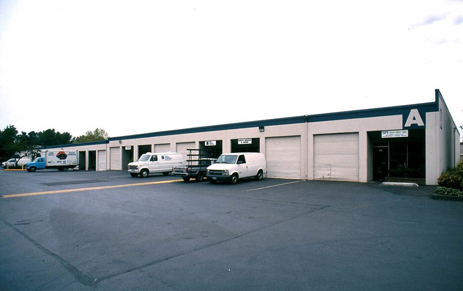 More Photos Of 309 S Cloverdale St, Seattle Unknown For Lease