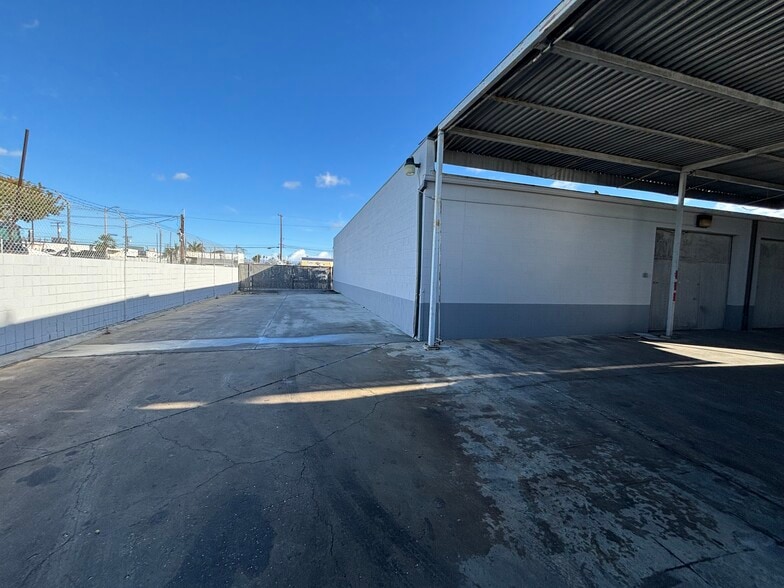 More Photos Of 1428 W South Central Park Ave, Anaheim Warehouse For Lease