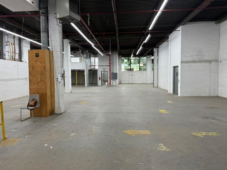 More Photos Of 18-57 Troutman St, Ridgewood Manufacturing For Lease