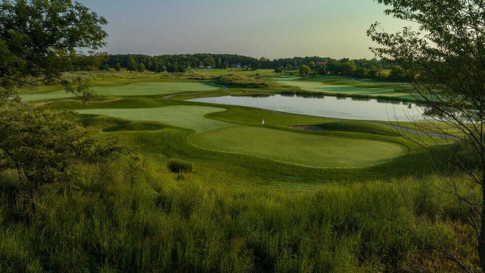 More Photos Of 3005 Noble Hawk Dr, Kendallville Sports And Entertainment For Sale