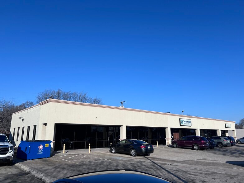 More Photos Of 1280 S Main St, Grapevine Medical For Sale