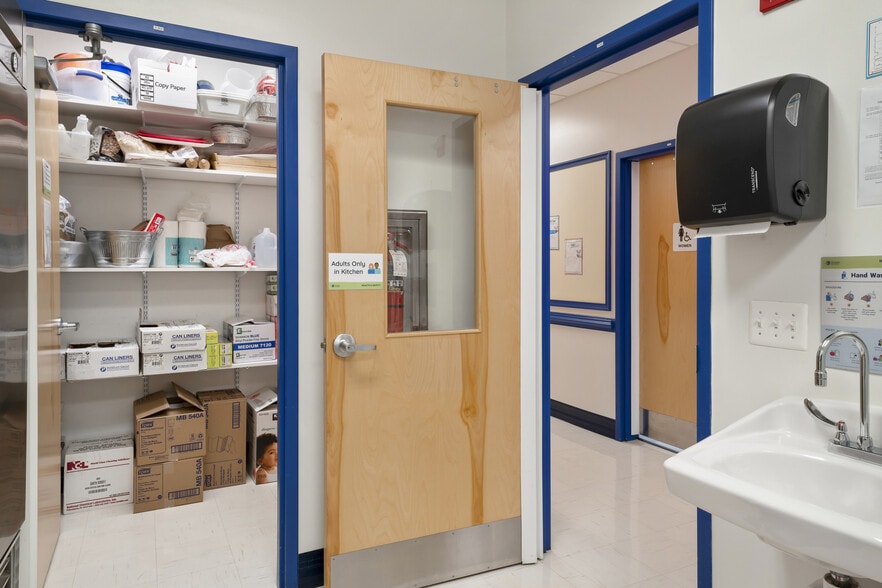 More Photos Of 42885 Orchard Oriole Dr, Ashburn Daycare Center For Sale