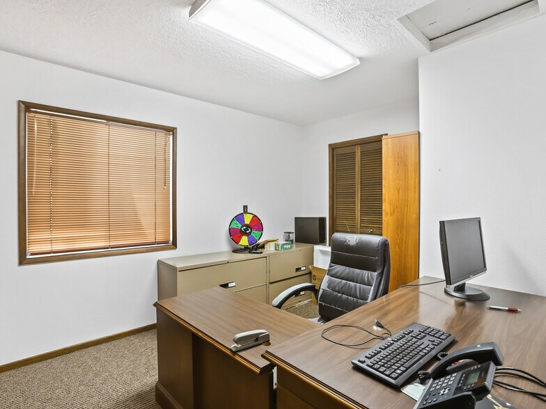 More Photos Of 4320 SW 110th St, Beaverton Office For Sale
