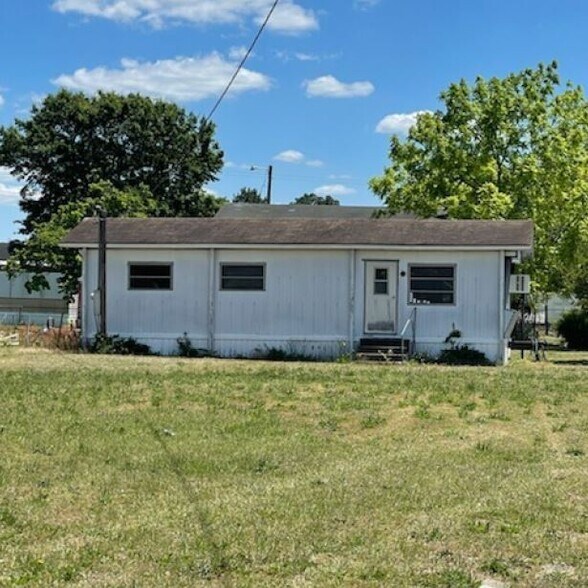 More Photos Of 4039 Camden Rd, Fayetteville Convenience Store For Sale