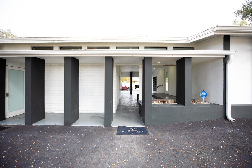 More Photos Of 2715 W Sligh Ave, Tampa Office Residential For Sale
