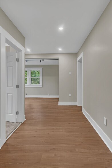 More Photos Of 1102 Kirkland Avenue, Nashville Office Residential For Lease