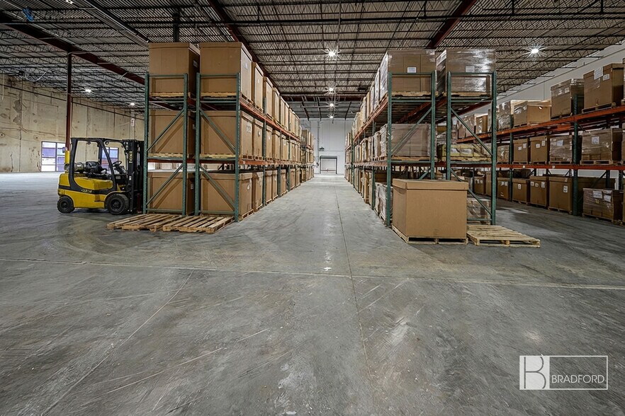 More Photos Of 8330 Endicott Ln, Dallas Warehouse For Lease