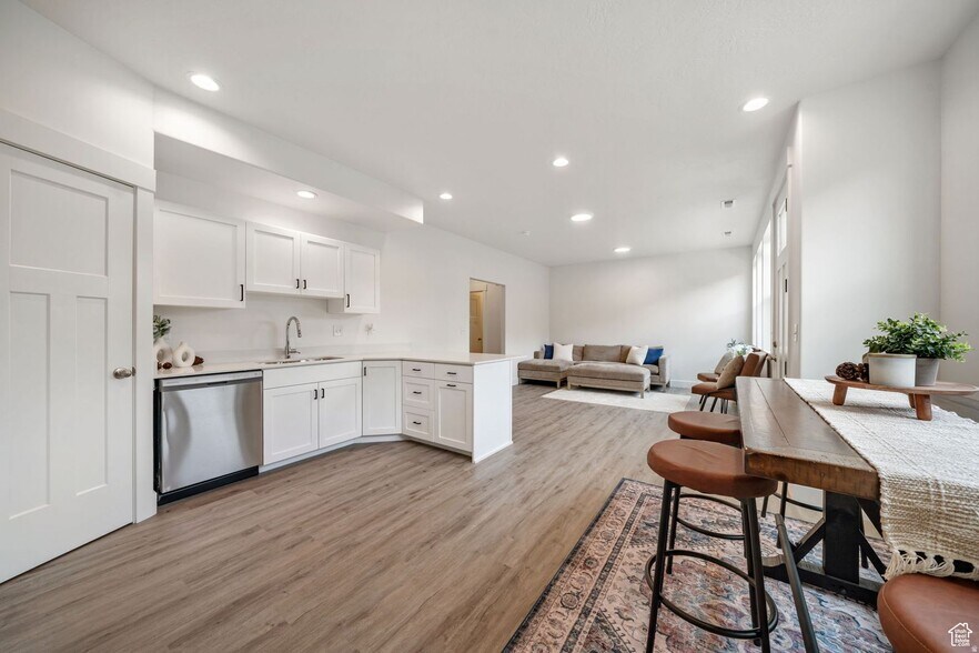 More Photos Of 737 S Harrison Dr, Springville Multifamily For Sale