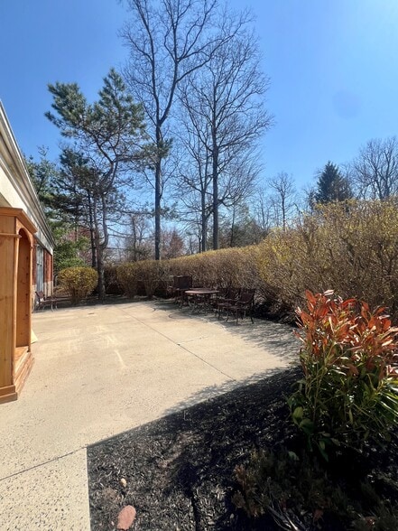 More Photos Of 546-574 Allen Rd, Basking Ridge General Retail For Lease