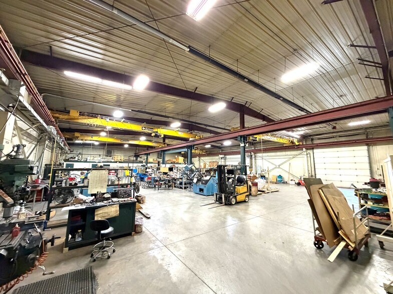 More Photos Of 7234 Blue Ash Rd, Silverton Manufacturing For Sale