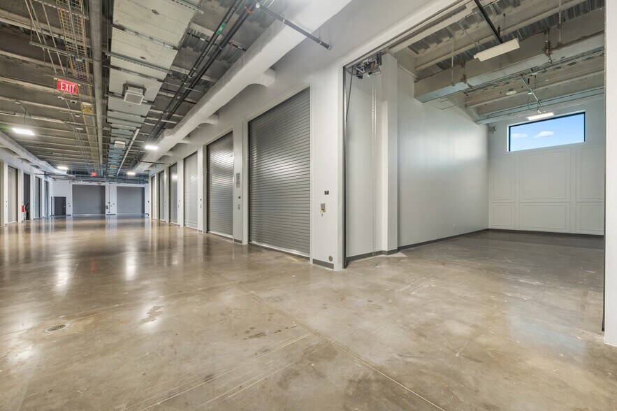 More Photos Of 4229 FM 620, Austin Showroom For Sale