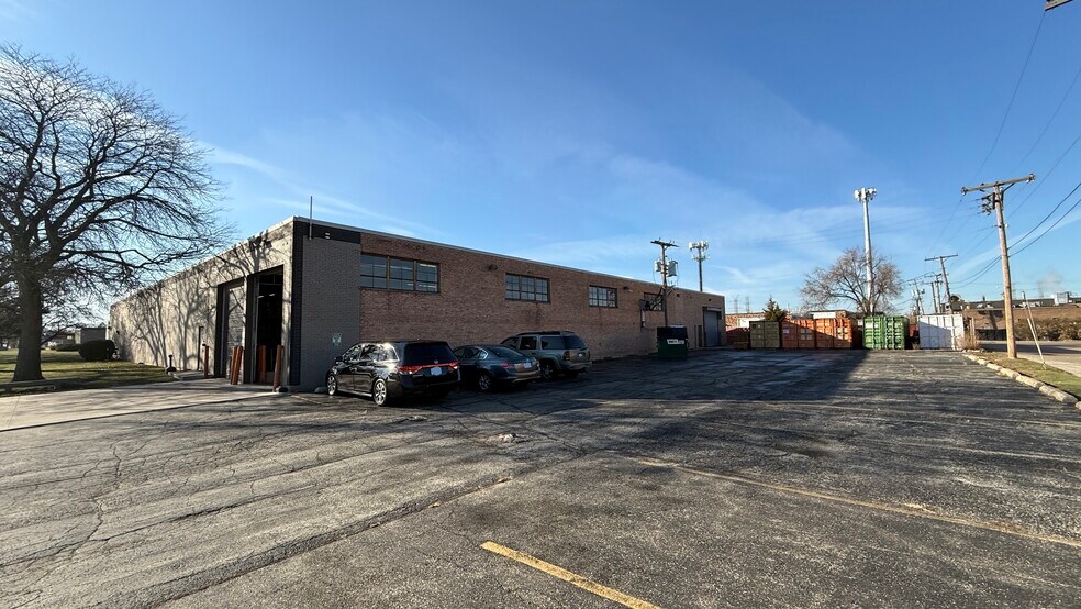 More Photos Of 100 Shepard Ave, Wheeling Warehouse For Sale