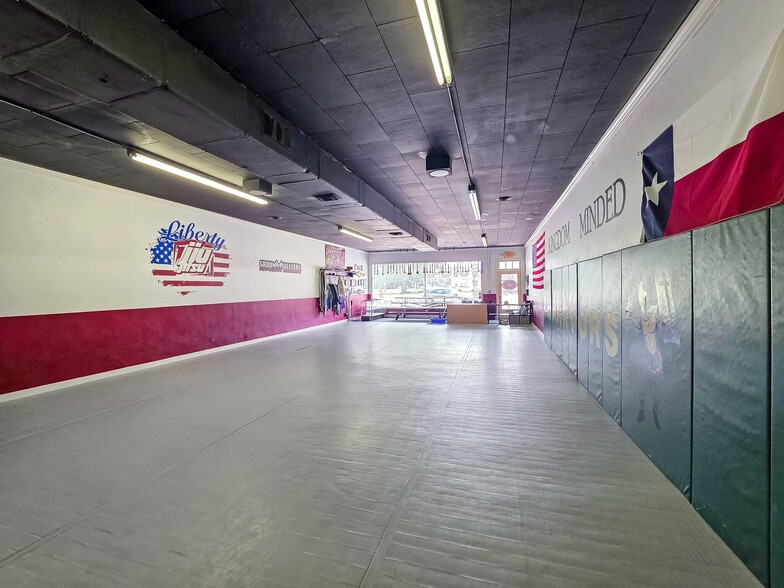 More Photos Of 617 Main St, Liberty Storefront Retail Office For Sale