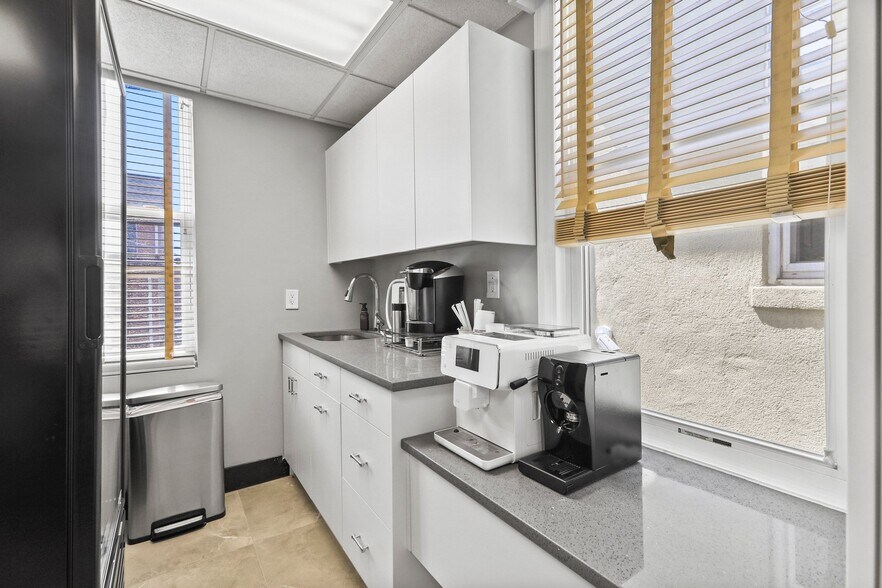 More Photos Of 210 Augusta St, South Amboy Unknown For Lease