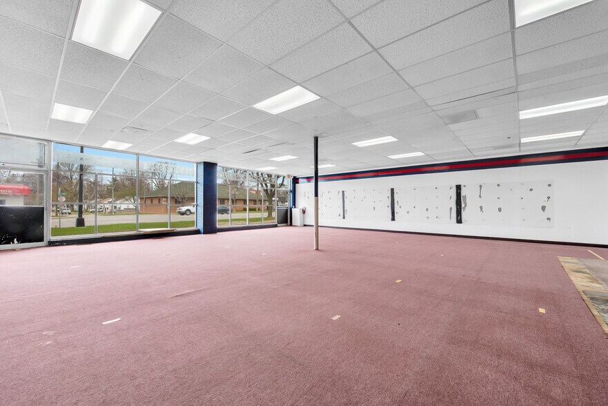 More Photos Of 23753 Van Born Rd, Taylor Freestanding For Lease