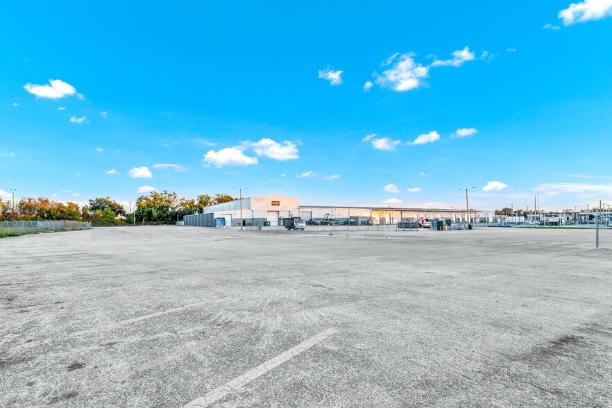 More Photos Of 8504 E Adamo Dr, Tampa Industrial For Lease